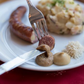 Wurst - Salsicharia Austríaca - Sausage filled with cheese - Austrian Near Me - Lisbon, 11 Wurst - Salsicharia Austríaca - Sausage filled with cheese - Austrian Near Me - Lisbon, 11