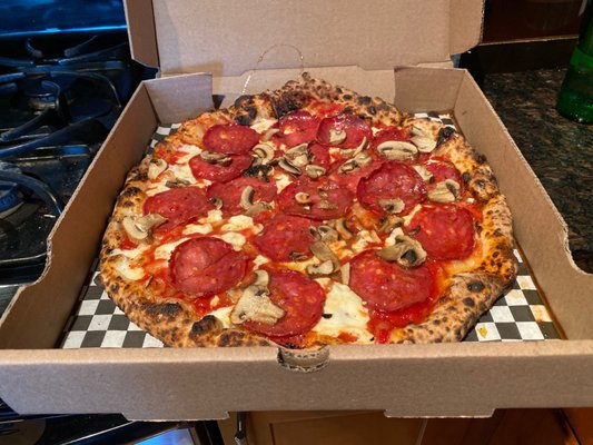 Paulie Gee's Short North by null