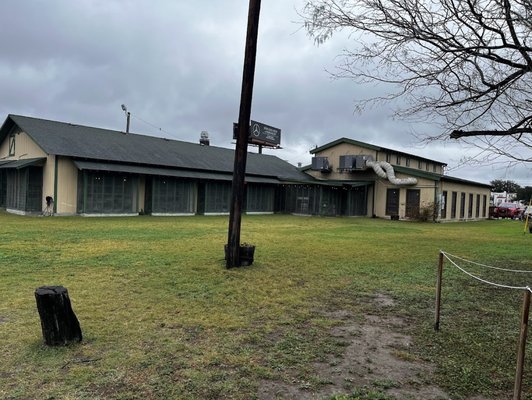 Longhorn Cattle Company by null