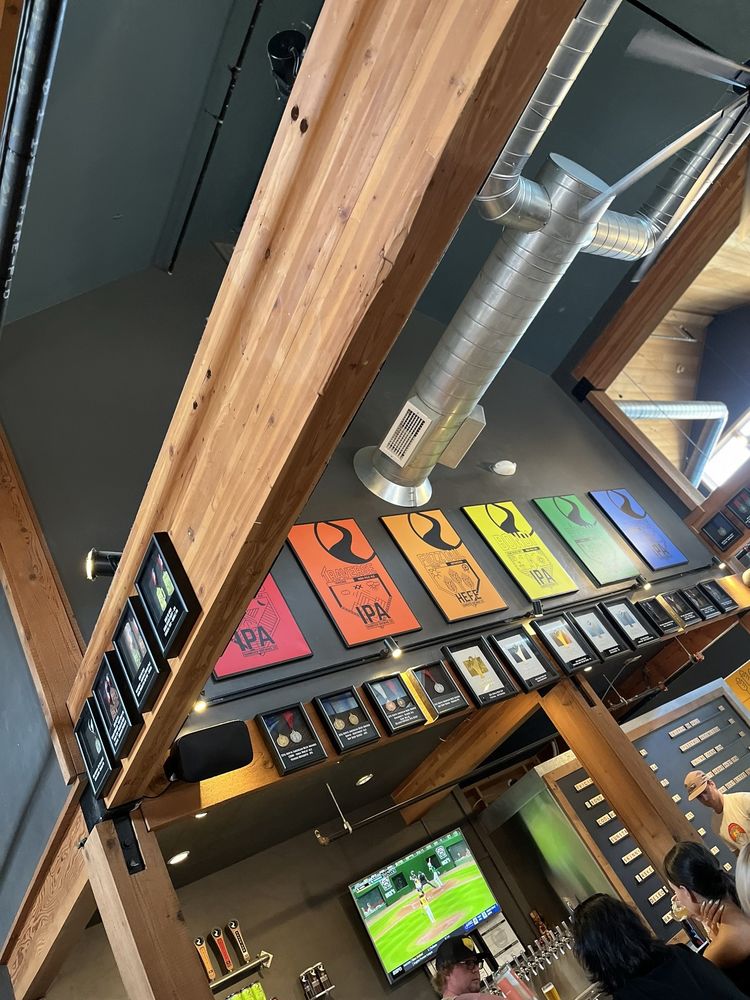 Sunriver Brewing Co - Sunriver Pub