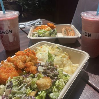 Erewhon - chef's special salad, Buffalo cauliflower, Mac & cheese, strawberry probiotic smoothie, Hailey Bieber smoothie - Organic Stores Near Me - Los Angeles, California Erewhon - chef's special salad, Buffalo cauliflower, Mac & cheese, strawberry probiotic smoothie, Hailey Bieber smoothie - Organic Stores Near Me - Los Angeles, California