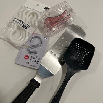 Oomomo - Haul of the day - s hooks, card holder, bbq spatula and strainer spoon - Discount Store Near Me - Markham, Ontario