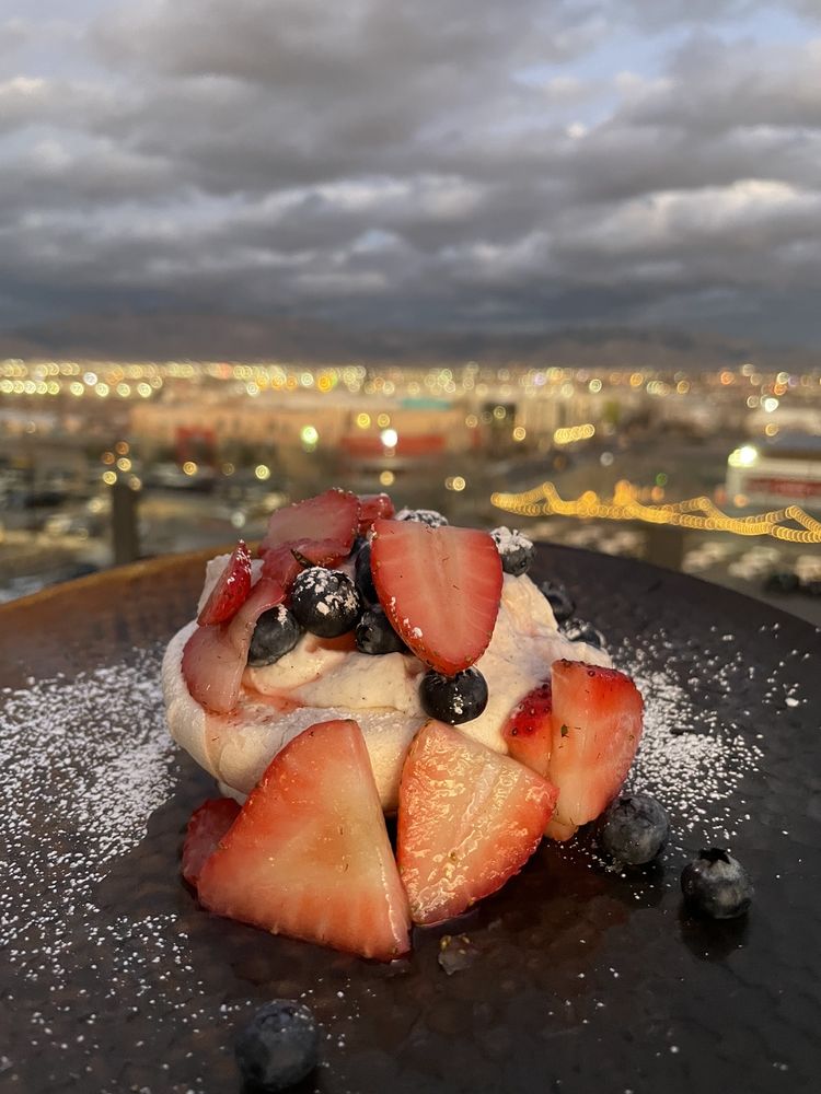 Level 5 Rooftop Restaurant