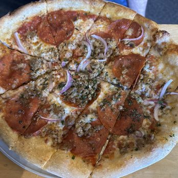 American Flatbread - Pepperoni & Peppers subbing the green peppers for their fennel sausage - Pizza Near Me - Burlington, Vermont