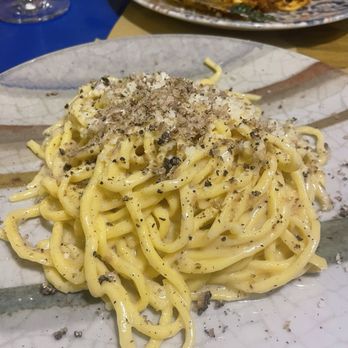 È Passata la Moretta - Cacio de Pepe with truffle - Italian Near Me - Rome, RM È Passata la Moretta - Cacio de Pepe with truffle - Italian Near Me - Rome, RM