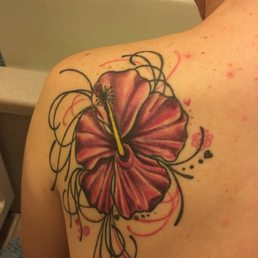 @dansanrio tattooed my amazing flower. I love the shading.