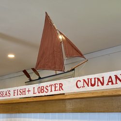 Three Sea’s Fish and  Lobster - 06.08.22 Store decor