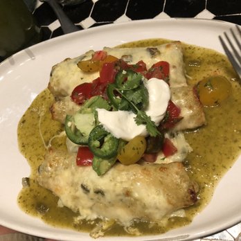 Domingo - Green Chile & Chicken Enchiladas - Cocktail Bars Near Me - San Antonio, Texas Domingo - Green Chile & Chicken Enchiladas - Cocktail Bars Near Me - San Antonio, Texas