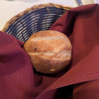 Mona Lisa Restaurant - Delicious homemade warm rolls - Italian Near Me - Wolcott, Connecticut Mona Lisa Restaurant - Delicious homemade warm rolls - Italian Near Me - Wolcott, Connecticut