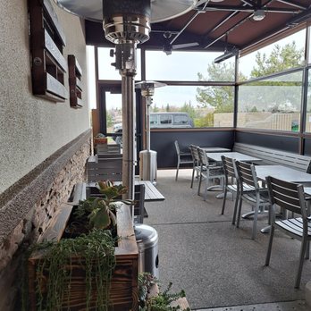 Four Sisters Cafe - Outdoor dining - Breakfast & Brunch Near Me - Roseville, California
