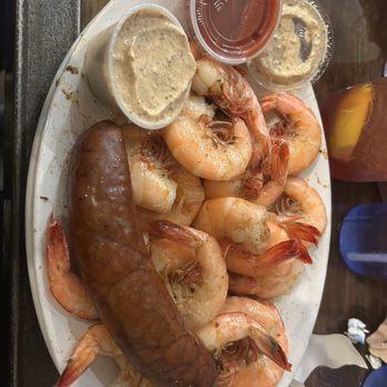 Willie's Restaurant and Bar - Boiled shrimp with sausage - New American Near Me - Baton Rouge, Louisiana