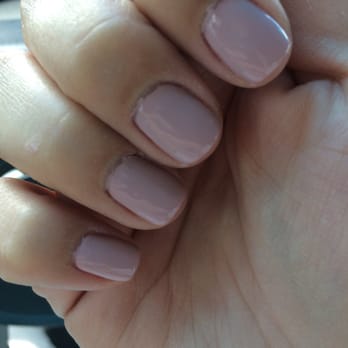 Pretty Nails - Either they won't be at your whole nail or they'll paint your skin to and not clean it up - Nail Salons Near Me - Hialeah, Florida