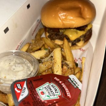 Gordon Ramsay Food Market - Farmhouse Burger with Truffle Fries - Food Court Near Me - Cherokee, North Carolina Gordon Ramsay Food Market - Farmhouse Burger with Truffle Fries - Food Court Near Me - Cherokee, North Carolina