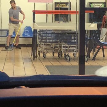 Super Suds Laundromat - The lazy ass that have to re-mopped 2 feet of space I walked on to get my laundry at 8:40, close time is 9 - Laundromat Near Me - Toledo, Ohio