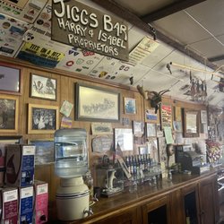 Jiggs Bar - What a fun little bar. So much charm and character