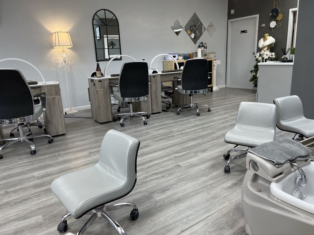 Studio Nails Logo