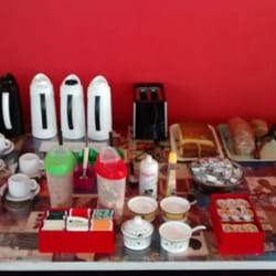 Hostel Play - Buffet Breakfast