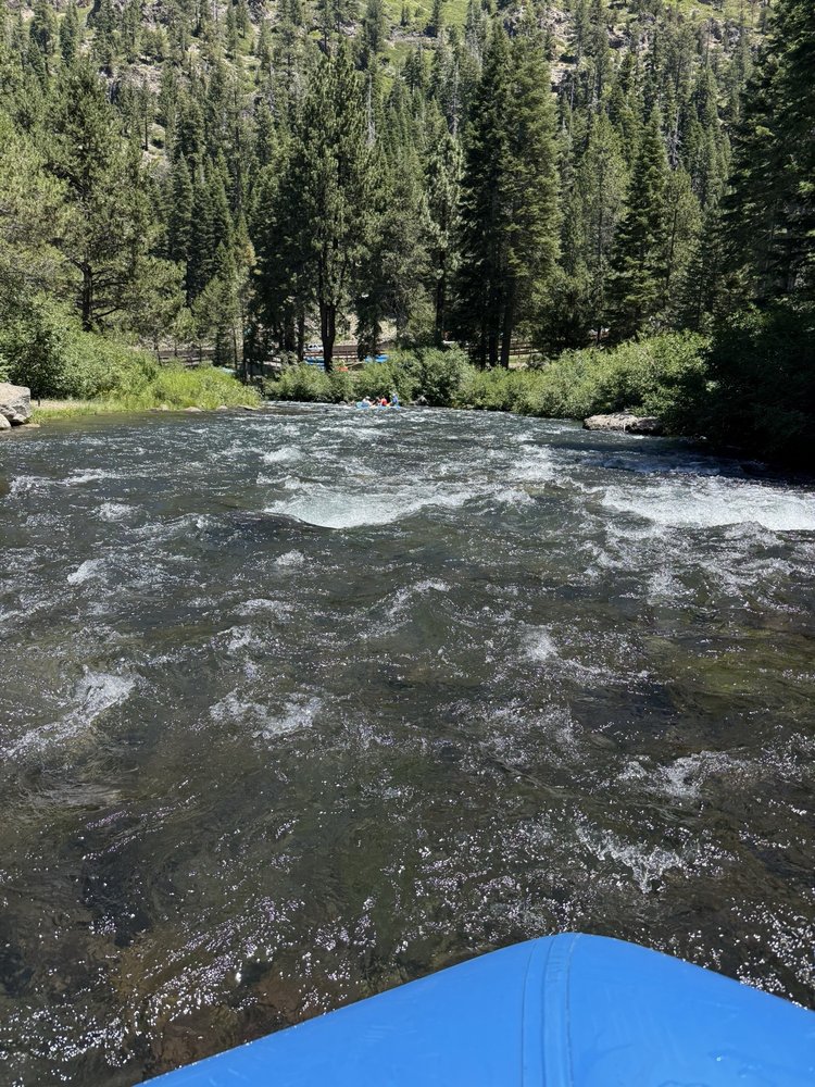 Truckee River Raft Company Logo