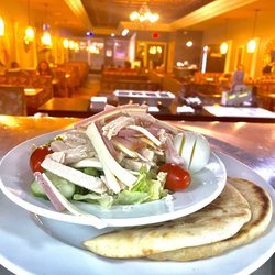 Avia Family Dining - Chef's salad