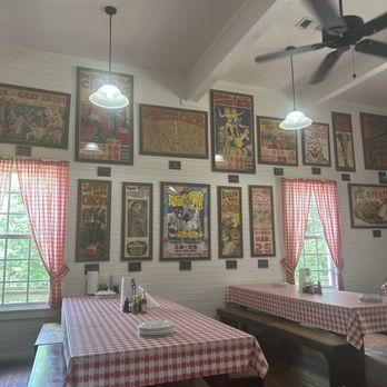 Pickett House - American Near Me - Woodville, Texas