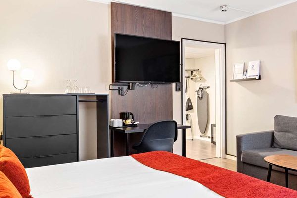 Hotel Savoy by null