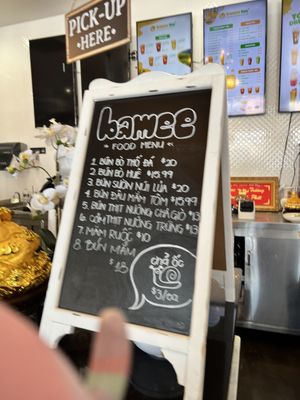 Bamee Tee - Vietnamese Sandwiches, Milk Teas, & Snacks by null