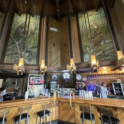 Wildlife Lounge - Inside