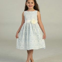 Precious Petals - Sweet Vintage Lace

Available in peach, light blue or off white

Sizes: 6 months up to 12