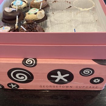 Georgetown Cupcake - Pretty Pink Box - Cupcakes Near Me - Washington, DC, District of Columbia Georgetown Cupcake - Pretty Pink Box - Cupcakes Near Me - Washington, DC, District of Columbia