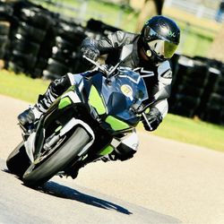 The Toy Shop & Motolounge - They helped me getting my riding suit and got my bike ready for track day!