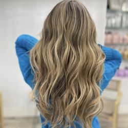 Pin Up Hair Studio