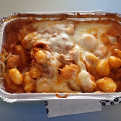 Fabryka Pizzy - Gnocchi z mascarpone, kurczakiem, suszonymi pomidorami, zapieczone z mozzarellą :)