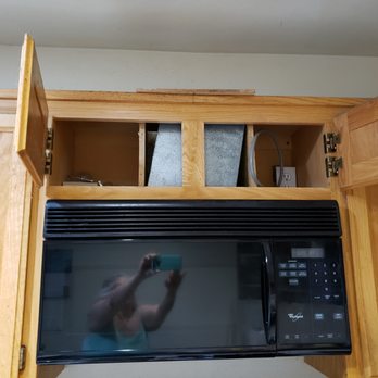 Grommesh Appliance - Old Microwave Jonathan removed.  Recology will be picking this old microwave. - Appliances & Repair Near Me