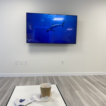 Members Only MedSpa - Lounge area - Medical Spas Near Me - Urban Honolulu, Hawaii