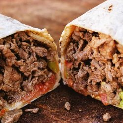 La 15 Bar & Restaurant - BURRITO DE CARNE