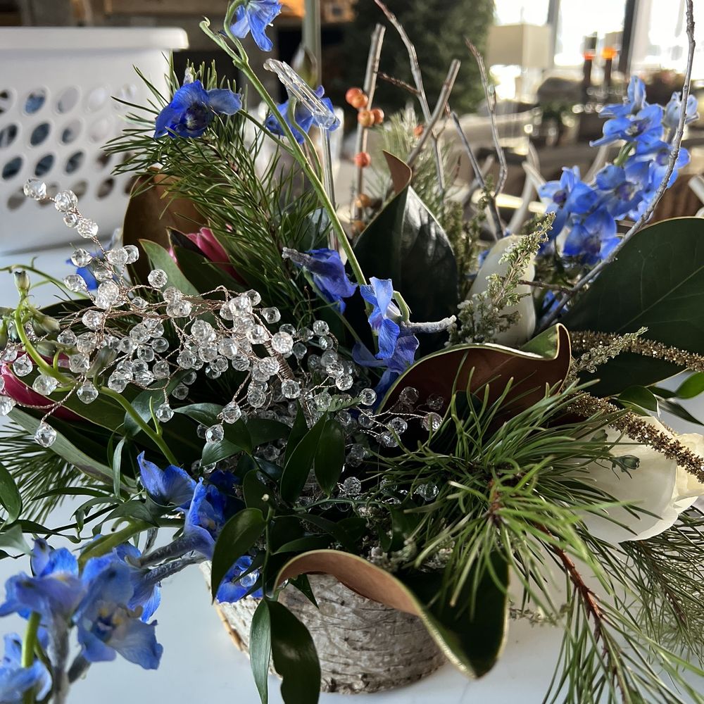 JH Flower Boutique - Paid $200 for plastic beads sparkly pipe cleaners and dying flowers - Florists Near Me - Jackson, Wyoming JH Flower Boutique - Paid $200 for plastic beads sparkly pipe cleaners and dying flowers - Florists Near Me - Jackson, Wyoming