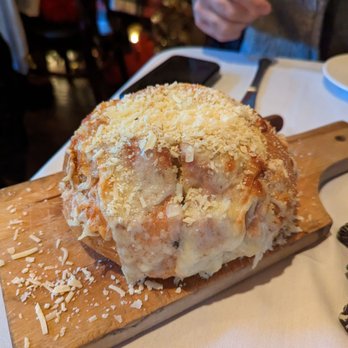 Cava - Cheesey garlic bread - worth the carbs! - Italian Near Me - Southington, Connecticut Cava - Cheesey garlic bread - worth the carbs! - Italian Near Me - Southington, Connecticut