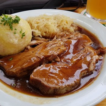Lindnerbräu - Schweinebraten mit Kraut und Kloß - Beer Garden Near Me - Kötzting, BY Lindnerbräu - Schweinebraten mit Kraut und Kloß - Beer Garden Near Me - Kötzting, BY