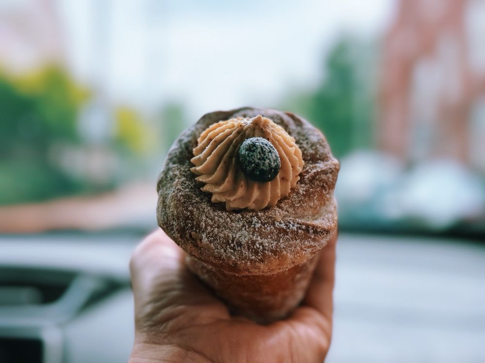 Reunion Bakery & Espresso Logo