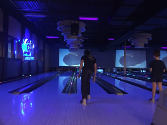 CW Lanes & Games by null