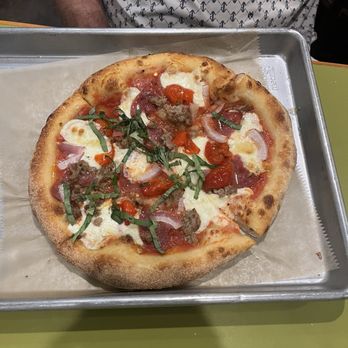 Flippers Pizza - Pizza Near Me - Wildwood, Florida