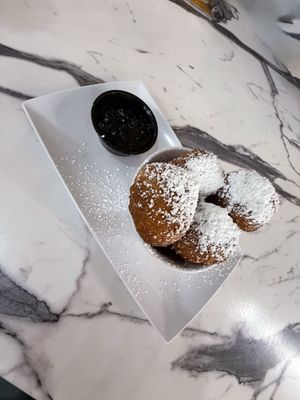 Biscuits & Buns by null