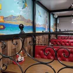 Con Sabor Salvadoreno - Ample seating