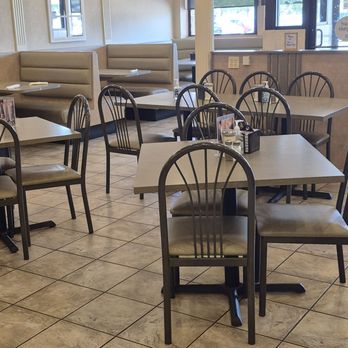 Tommy’s Diner - Large Dining Areas with tables and chairs or booths. "Seat Yourself". 6/11/2025 - Breakfast & Brunch Near Me - Clinton Township, Michigan Tommy’s Diner - Large Dining Areas with tables and chairs or booths. "Seat Yourself". 6/11/2025 - Breakfast & Brunch Near Me - Clinton Township, Michigan