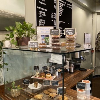Big Shoulders Coffee - Pastries - Coffee Roasteries Near Me - Chicago, Illinois Big Shoulders Coffee - Pastries - Coffee Roasteries Near Me - Chicago, Illinois