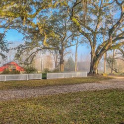 Country Charm Bed and Breakfast - Barn