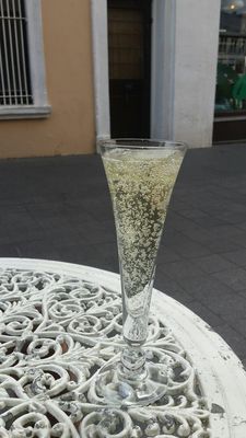 Champagne+Fromage by null