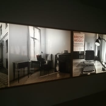Brecht Weigel Gedenkstätte - Bilder der Ausstellung - Museums Near Me - Berlin, BE