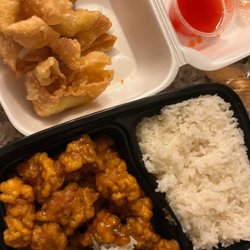 Chan's Asian Wok - P2. General Tso's Chicken 3. Crab Rangoon