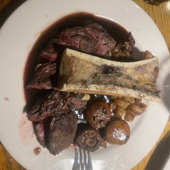 Damon's Steak House - Special hanger steak, mushrooms, roasted garlic, bone marrow. - Steakhouses Near Me - Glendale, California